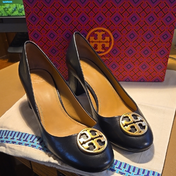 Tory Burch Black Leather Pumps - Picture 1 of 5